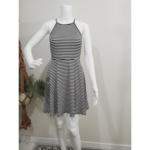 Mossimo Halter Black and White Striped Sleeveless Stretch Midi Dress Size XS NWT - Picture 1 of 11